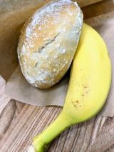 Frugt haps med gluten reduceret bolle (banan eller æble)