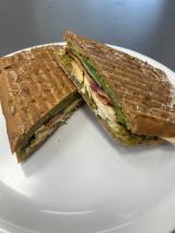 GLUTENreduceret Panini m. kylling og pesto ost